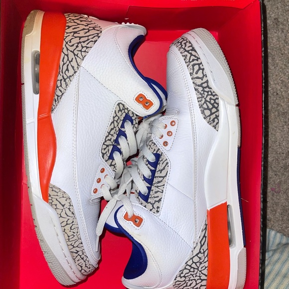 Knicks 3s - Picture 1 of 4